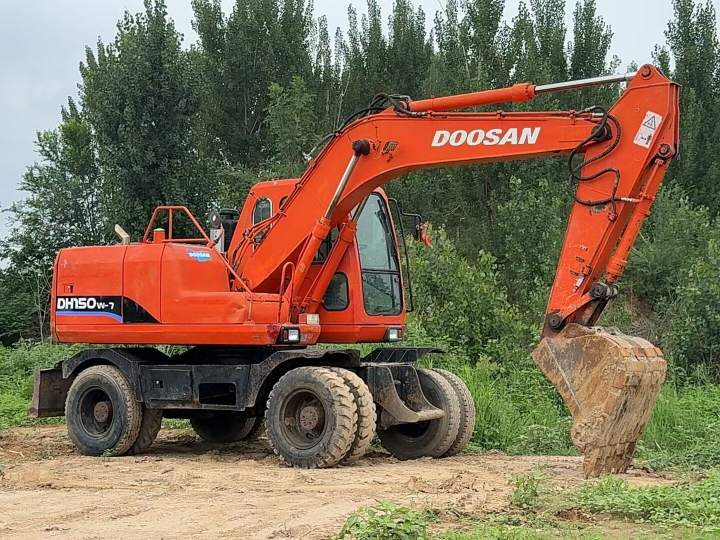 Doosan DX150-7 Excavator
